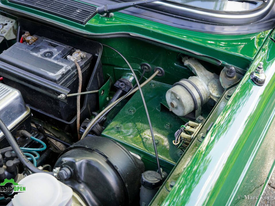 Image 21/52 of Triumph TR 6 (1973)