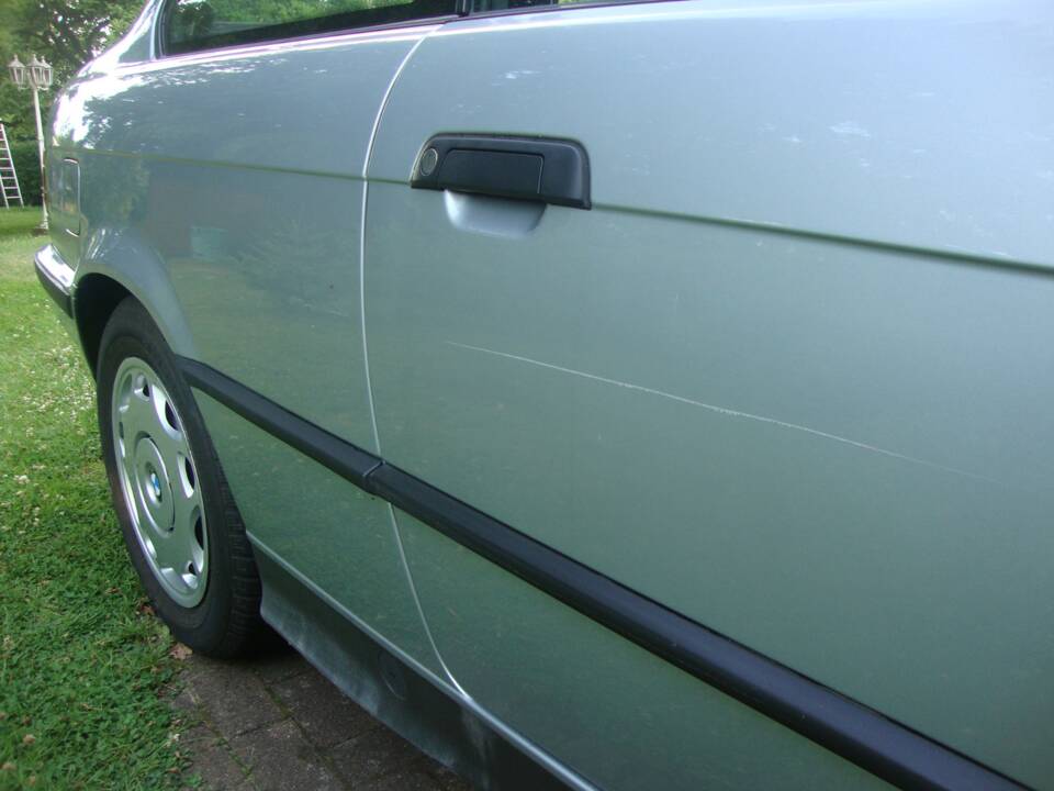 Afbeelding 38/39 van BMW 316i (1993)