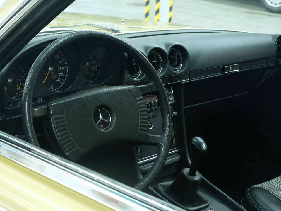 Image 35/50 de Mercedes-Benz 280 SLC (1977)