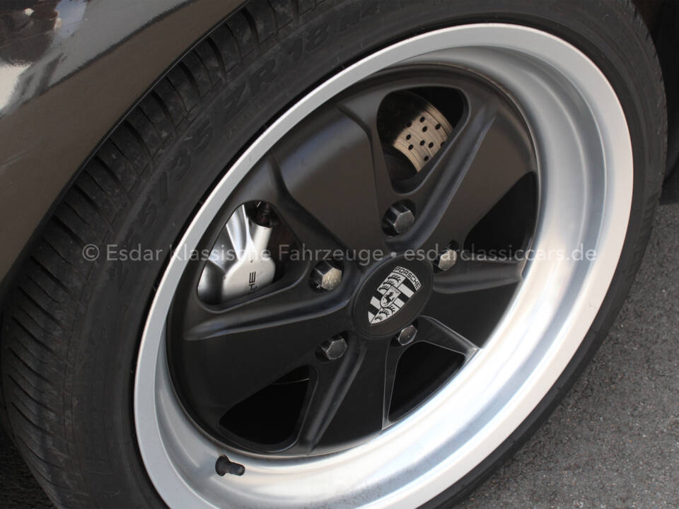 Bild 18/29 von Porsche 911 Carrera 4 (1996)
