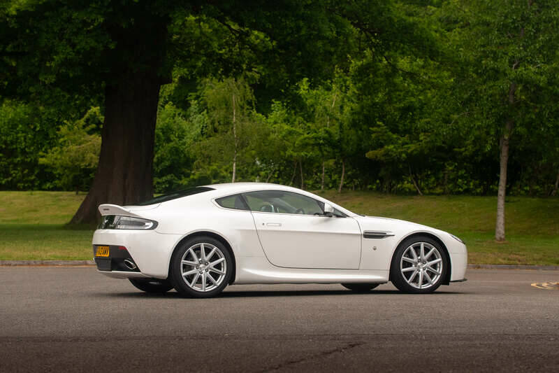 Bild 15/50 von Aston Martin V8 Vantage (2013)