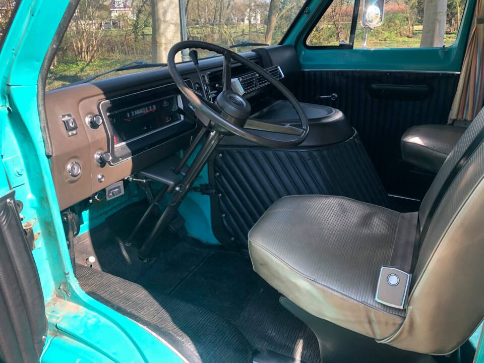 Image 6/7 of Ford Transit (1969)