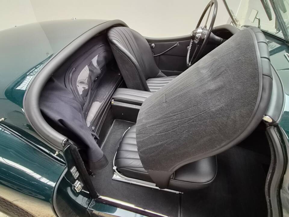 Image 11/20 of Jaguar XK 120 OTS (1952)
