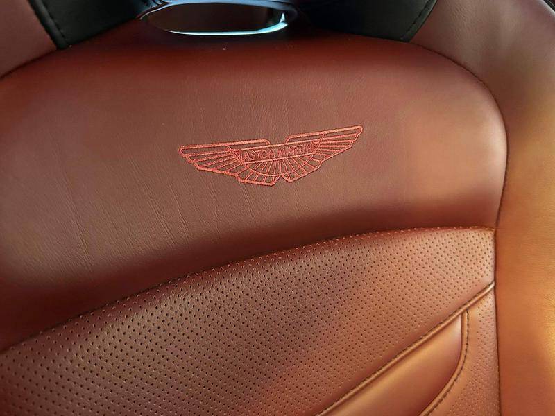 Afbeelding 43/50 van Aston Martin DBS Superleggera Volante (2020)
