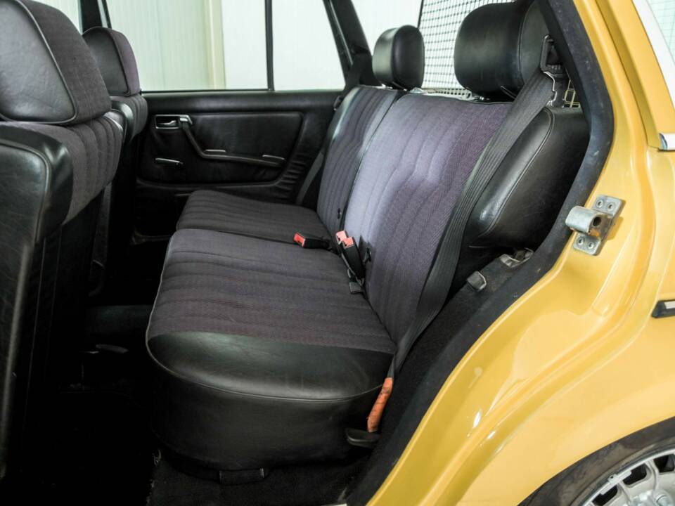Bild 35/50 von Mercedes-Benz 300 TD Turbodiesel (1981)