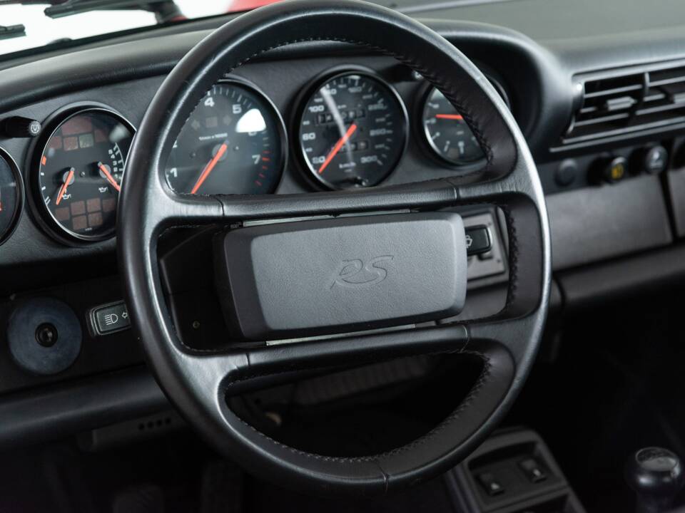 Image 28/40 of Porsche 911 Carrera RS (1992)