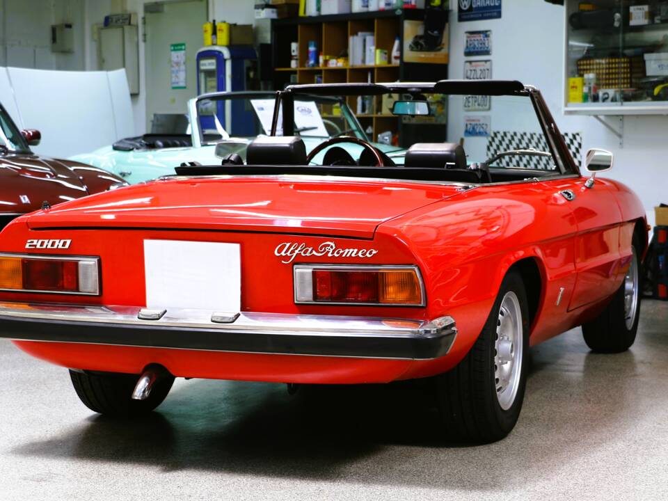 Afbeelding 28/37 van Alfa Romeo 2000 Spider Veloce (1979)