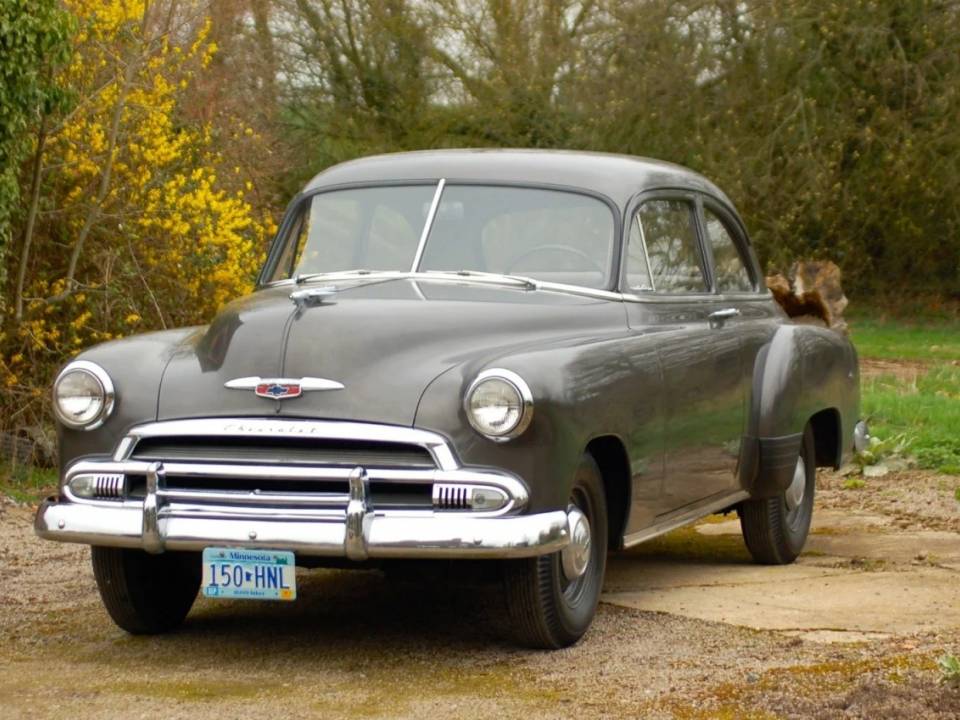 Bild 2/16 von Chevrolet Deluxe Styleline Hardtop Coupé (1951)