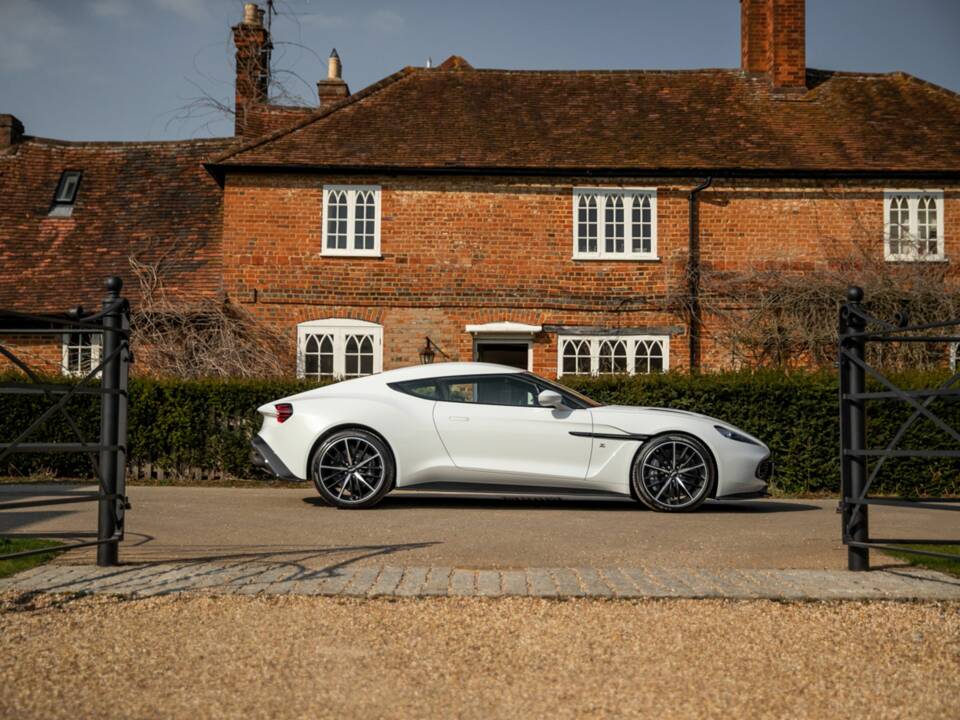 Image 2/50 of Aston Martin Vanquish Zagato (2017)