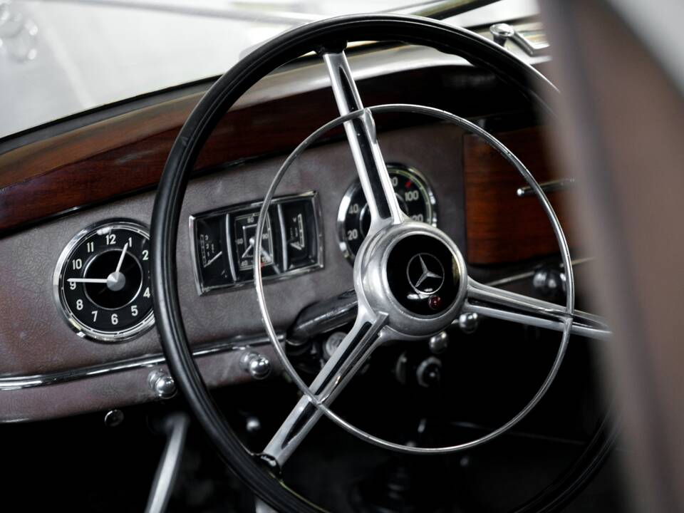 Image 36/50 de Mercedes-Benz 170 S Cabriolet A (1951)