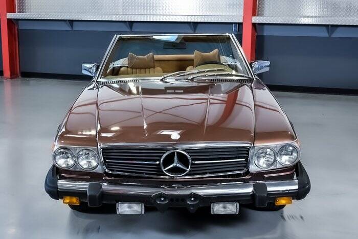 Image 2/7 of Mercedes-Benz 450 SL (1977)