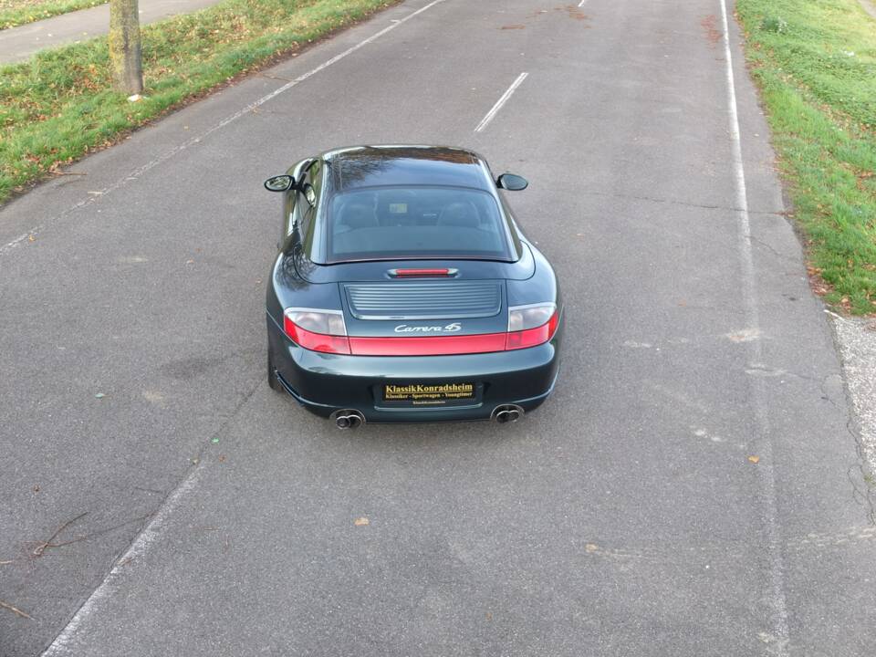 Bild 27/73 von Porsche 911 Carrera 4S (2004)
