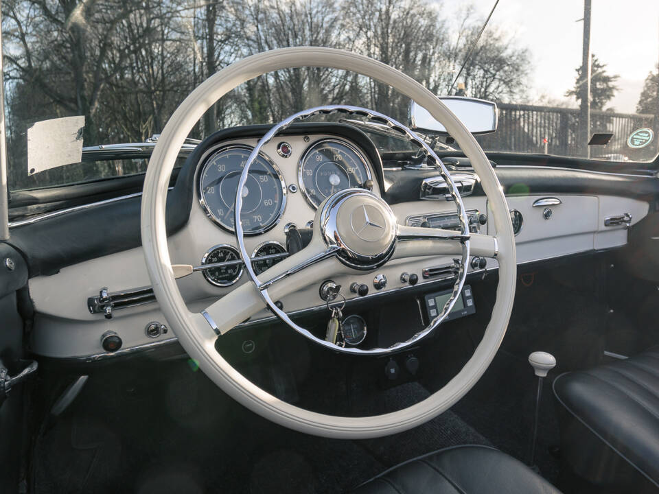 Image 18/27 de Mercedes-Benz 190 SL (1961)