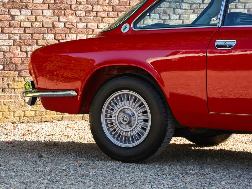 Imagen 20/50 de Alfa Romeo 2000 GT Veloce (1972)