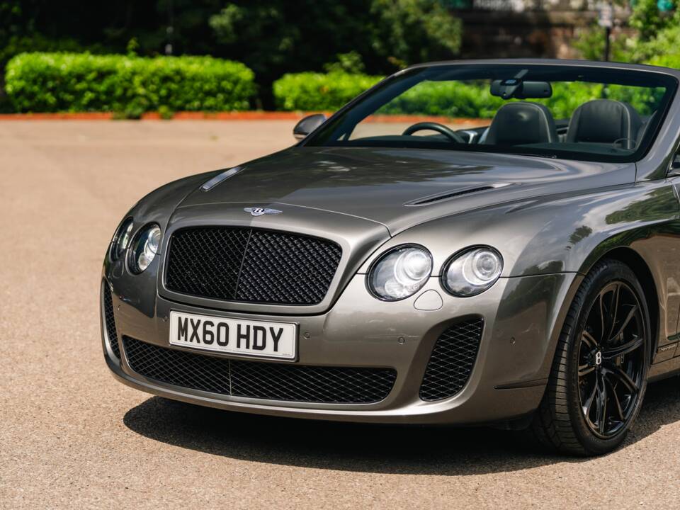 Immagine 23/50 di Bentley Continental GTC (2010)