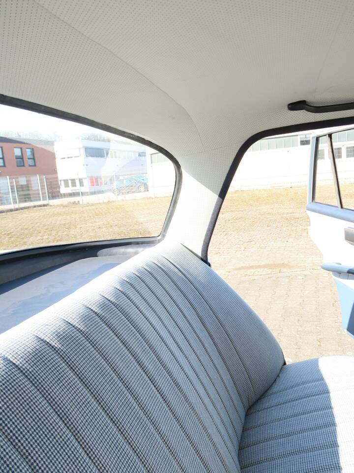 Image 20/50 of Mercedes-Benz 220 b (1965)