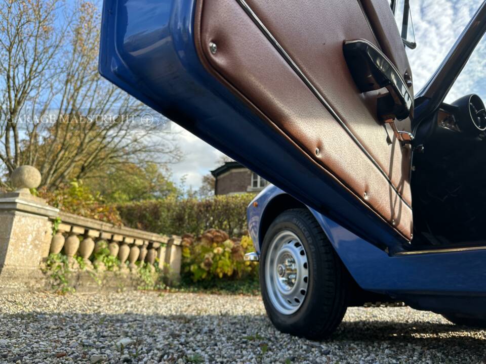 Bild 80/100 von Alfa Romeo Giulia GT 1300 Junior (1973)