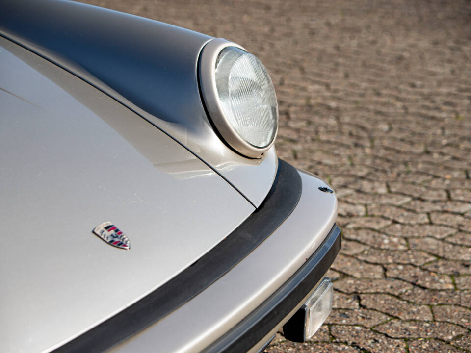 Image 18/47 of Porsche 911 Turbo 3.3 (1983)