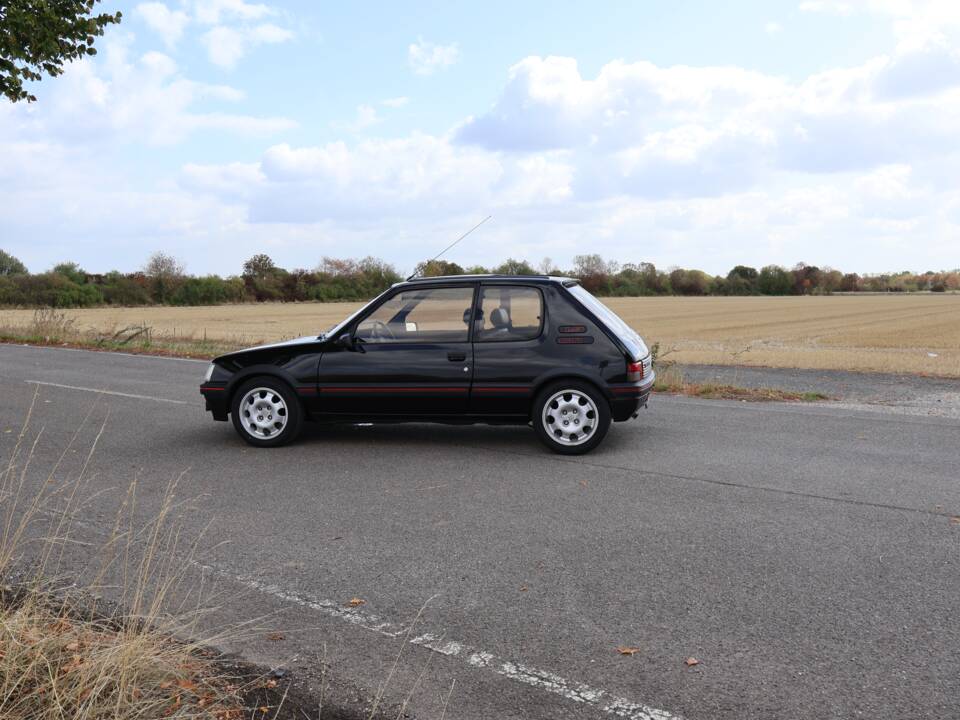 Obraz 40/56 pojazdu Peugeot 205 GTi 1.9 (1991)