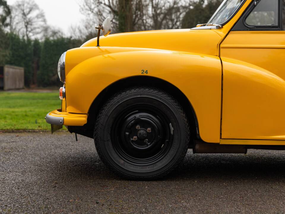 Image 26/50 of Morris Minor Van (1971)
