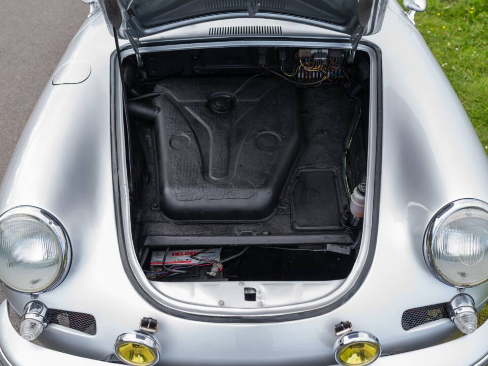 Immagine 35/42 di Porsche 356 C 1600 (1964)