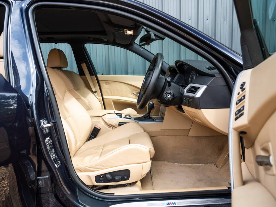 Imagen 50/65 de BMW 545i Touring (2005)