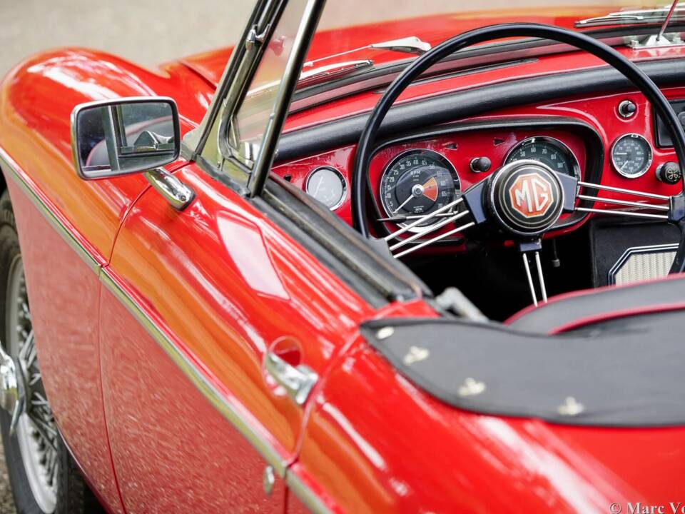 Image 35/39 de MG MGB (1964)