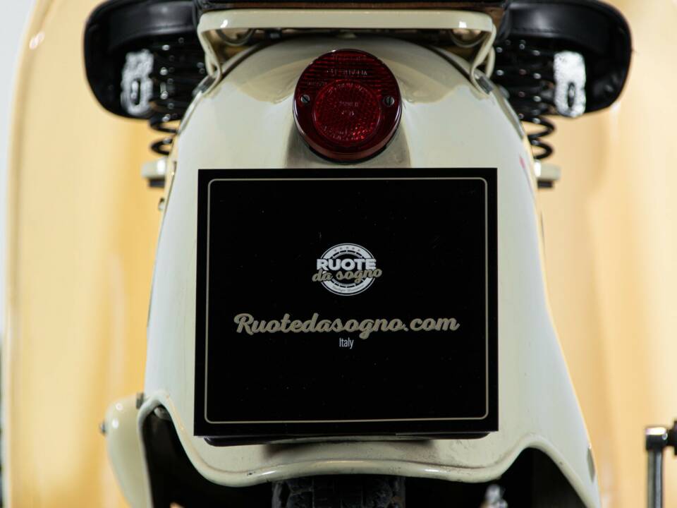 Image 30/50 of Moto Guzzi DUMMY (1951)