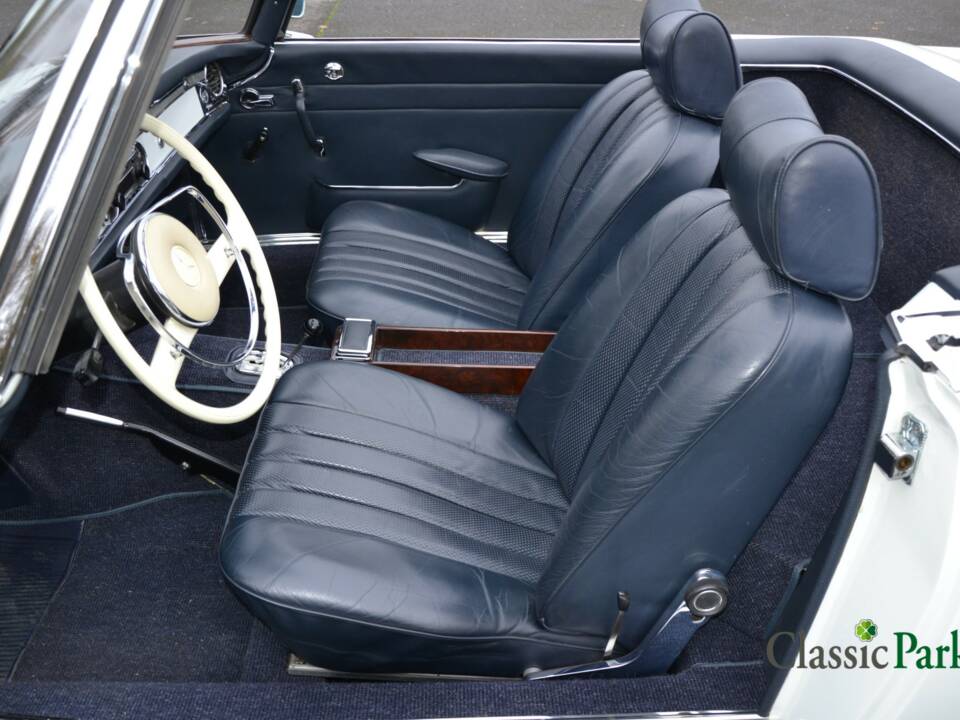 Image 12/50 of Mercedes-Benz 250 SL (1966)