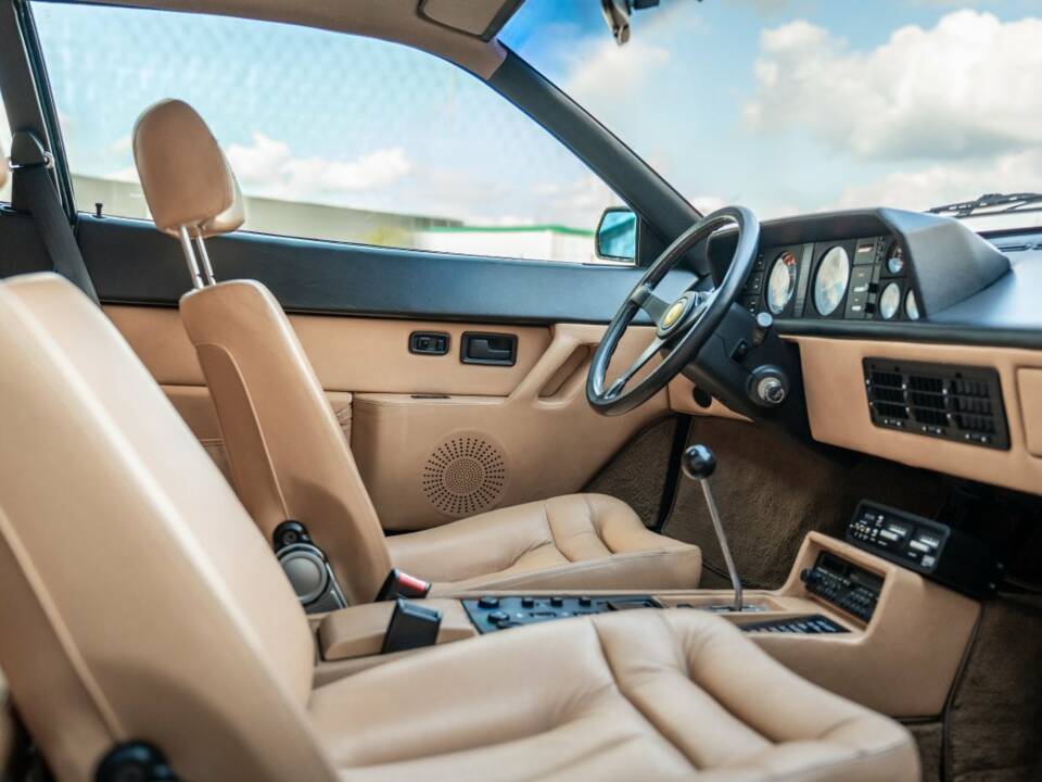 Image 7/15 of Ferrari Mondial 3.2 (1987)