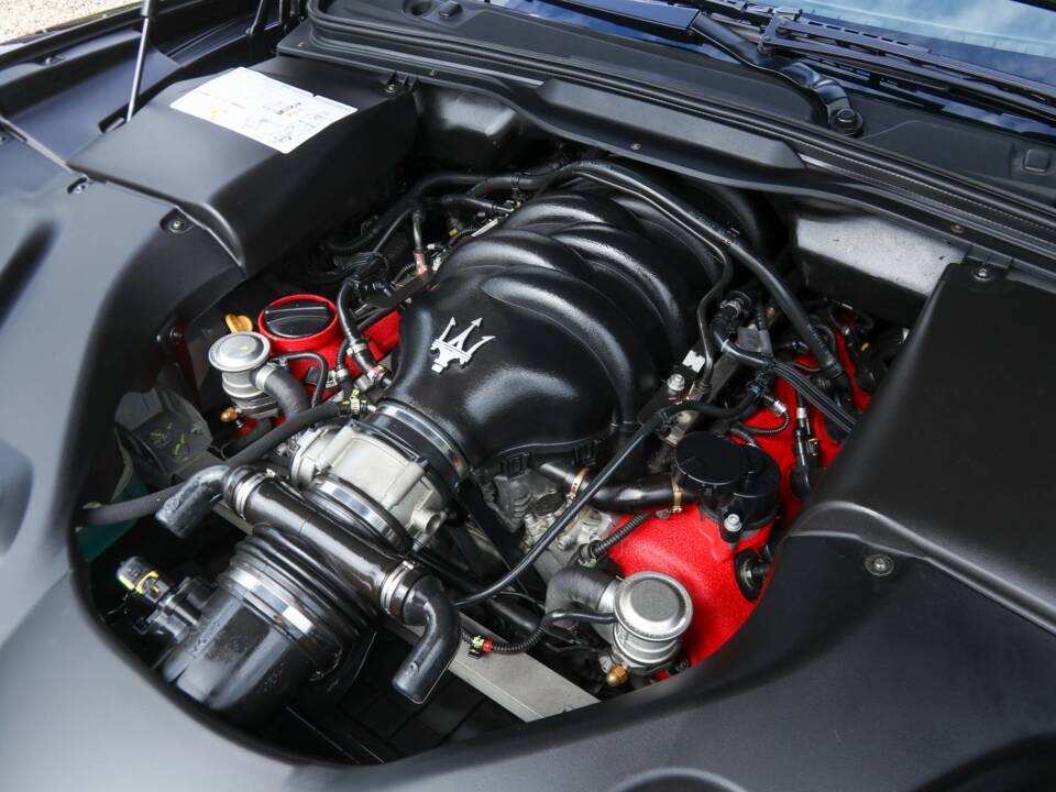 Image 19/50 of Maserati GranTurismo S (2008)
