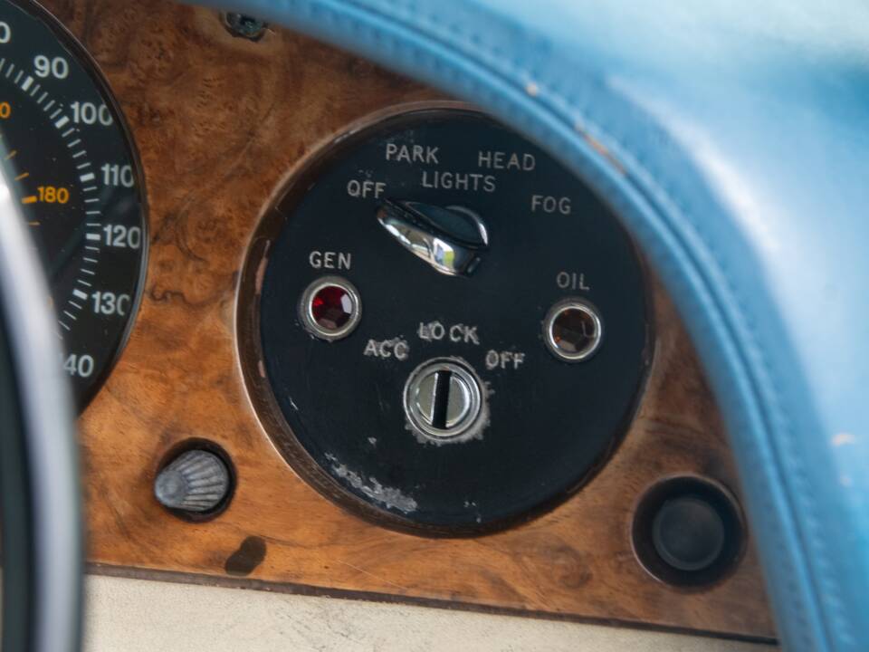 Image 48/50 of Rolls-Royce Silver Shadow I (1976)