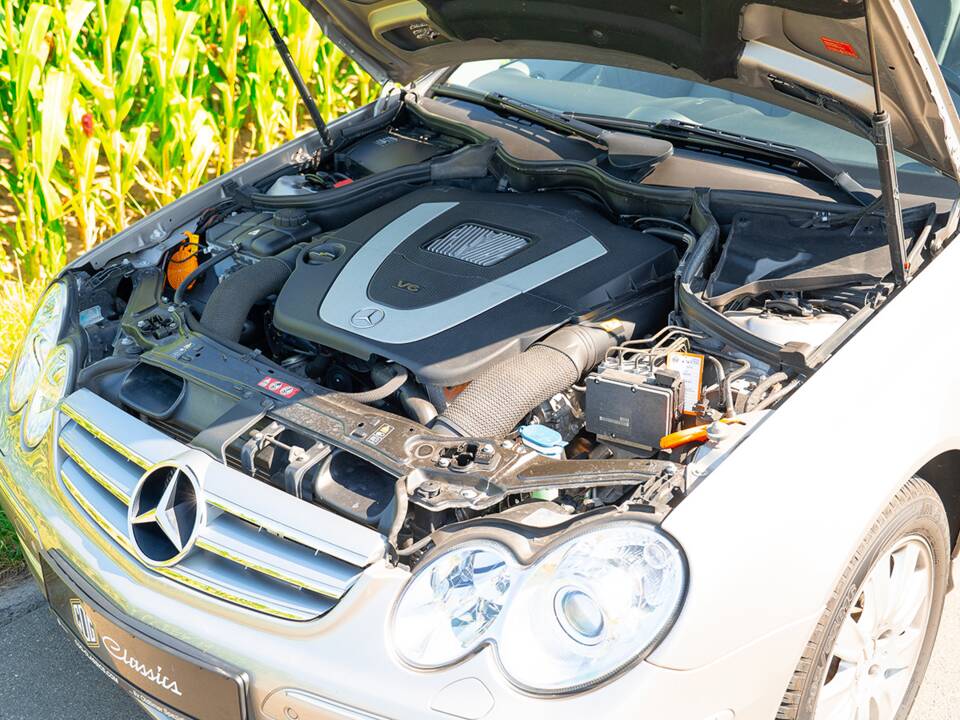 Image 48/49 of Mercedes-Benz CLK 280 (2006)