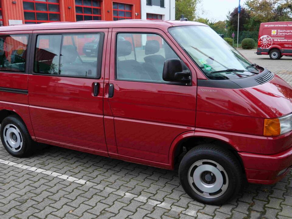 Afbeelding 10/12 van Volkswagen T4 Caravelle 2.5 Syncro (1995)