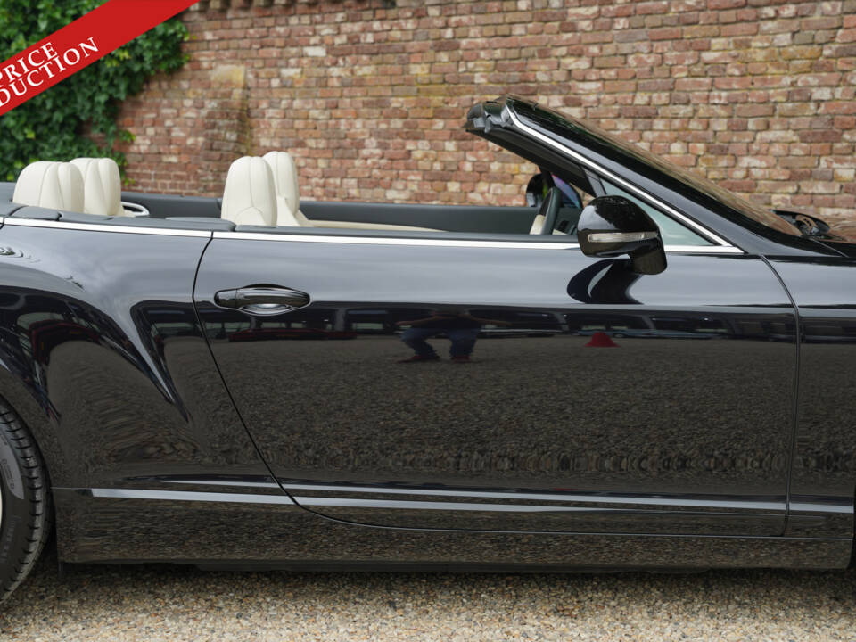 Imagen 35/50 de Bentley Continental GTC V8 (2014)