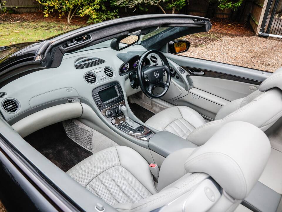 Immagine 38/46 di Mercedes-Benz SL 65 AMG (2005)