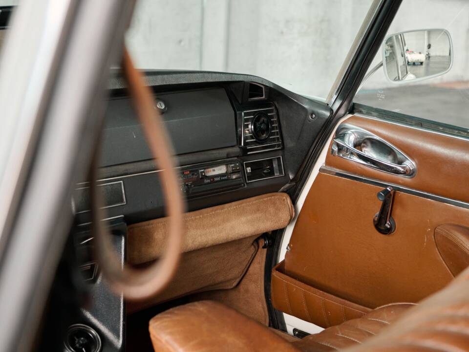 Bild 50/50 von Citroën DS 23 Pallas IE (1974)