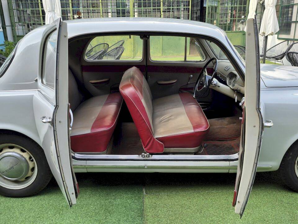 Image 17/53 of Lancia Appia C10 (1957)