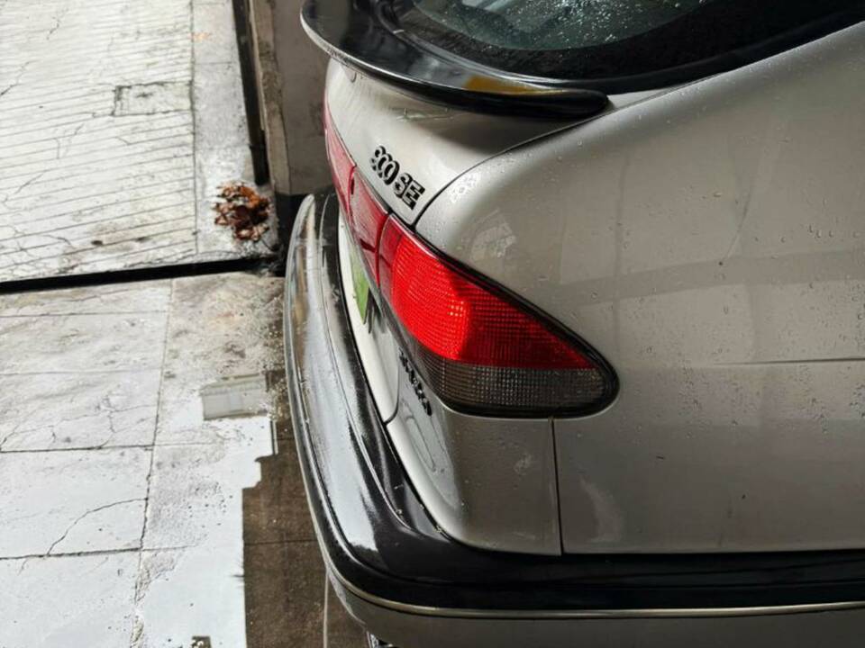 Image 15/34 de Saab 900 2.0i 16V (1997)
