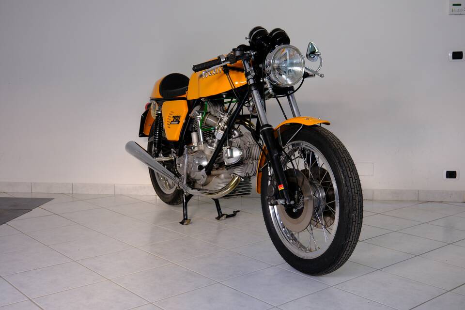 Afbeelding 17/96 van Ducati 750 Sport (1974)