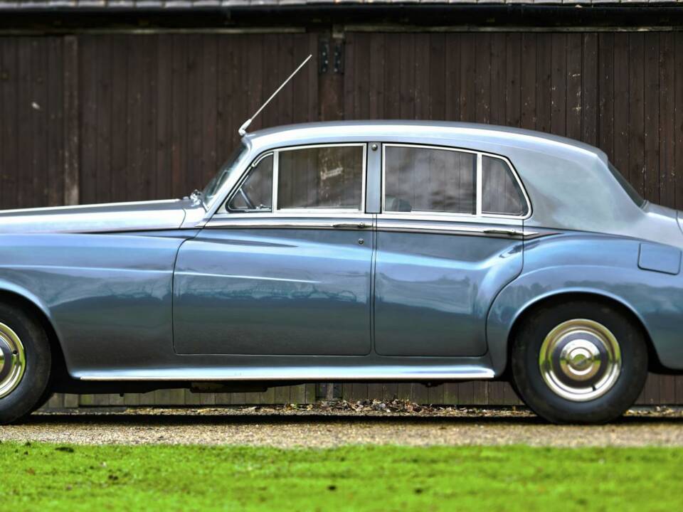 Image 8/50 of Bentley S 3 (1964)