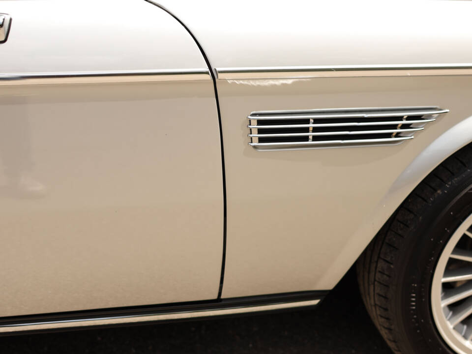 Image 47/95 of BMW 3.0 CSi (1975)
