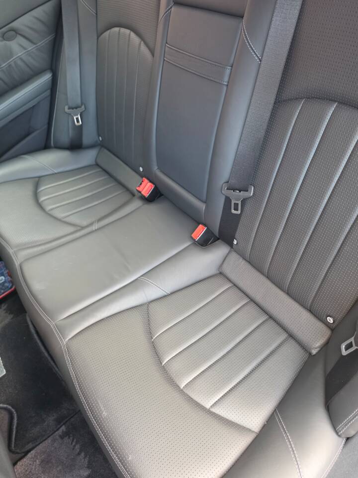 Image 5/13 of Mercedes-Benz E 55 AMG (2006)