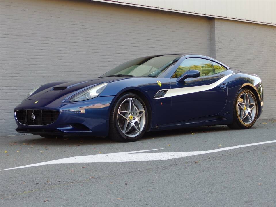 Bild 41/99 von Ferrari California (2009)