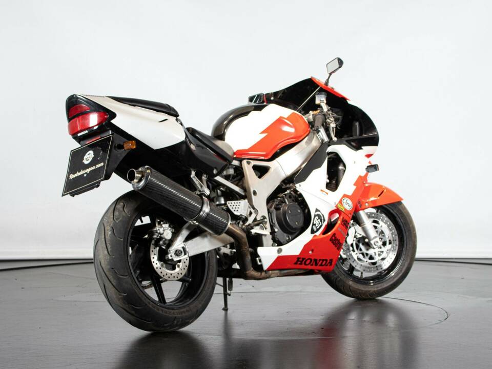 Imagen 6/44 de Honda CBR 900RR Fireblade (1999)