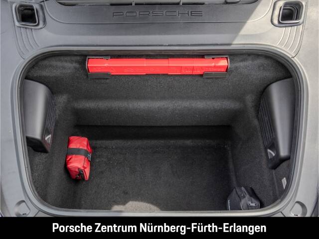 Image 36/50 of Porsche 718 Cayman GT4 RS Weissach (2025)