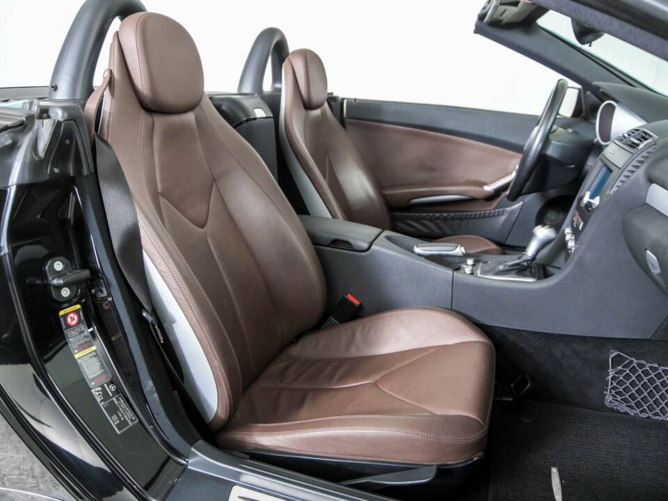 Immagine 21/50 di Mercedes-Benz SLK 200 Kompressor (2004)