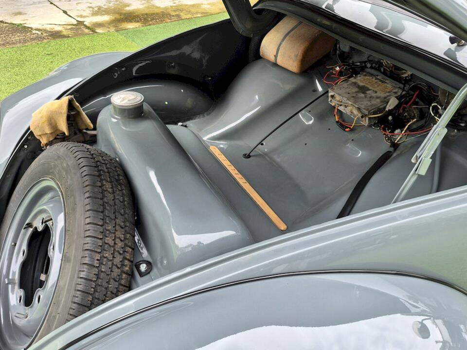 Image 40/52 of Volkswagen Beetle 1200 Standard "Oval" (1957)