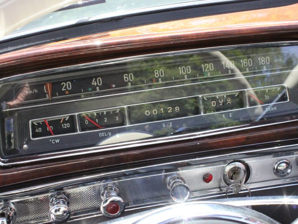 Immagine 10/17 di Mercedes-Benz 220 SE Cabriolet (1960)