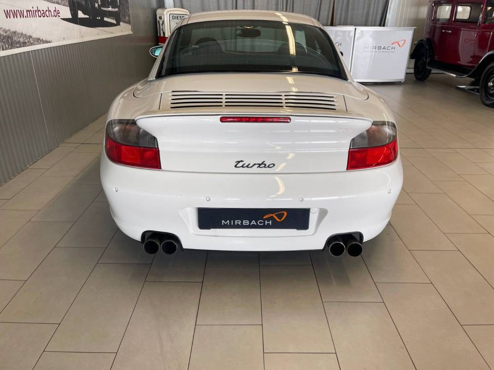 Immagine 7/15 di Porsche 911 Turbo (2003)